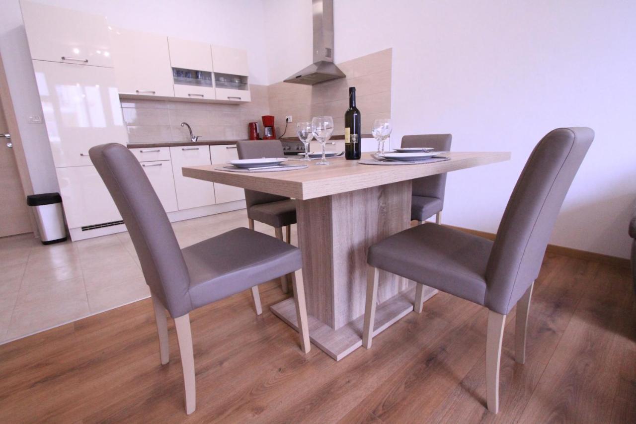 Apartman Darija Podstrana Bagian luar foto