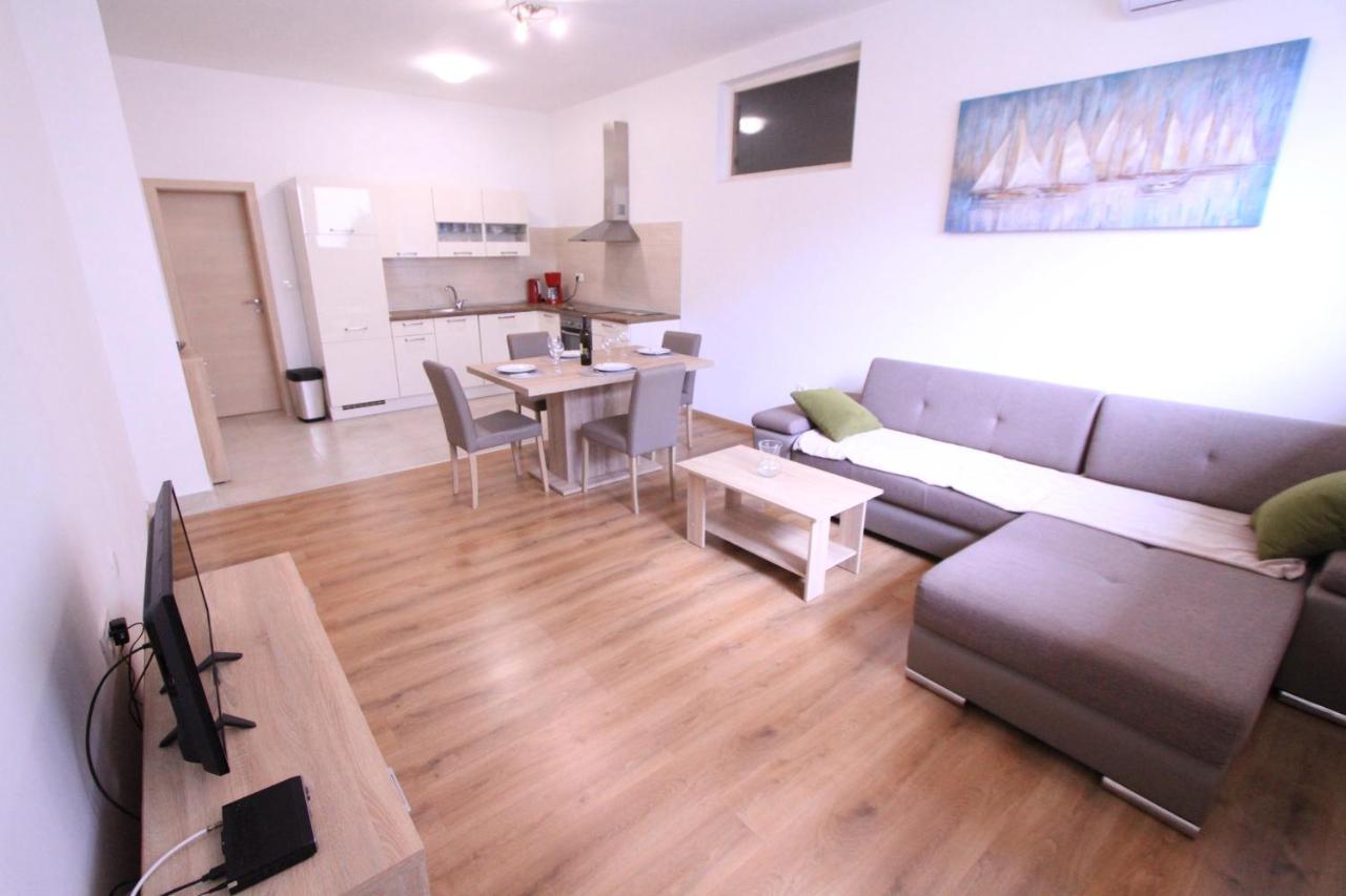 Apartman Darija Podstrana Bagian luar foto